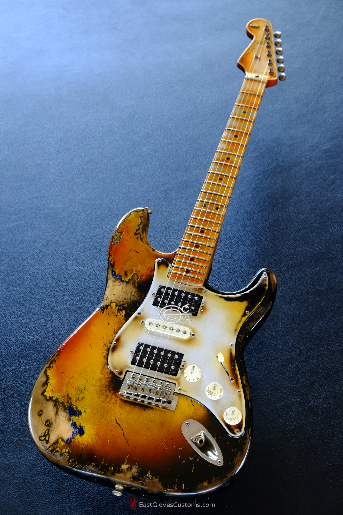 Fender Stratocaster Relic Honey Burst H/S/H Reverse Headstock [1](SOLD) East Gloves Customs