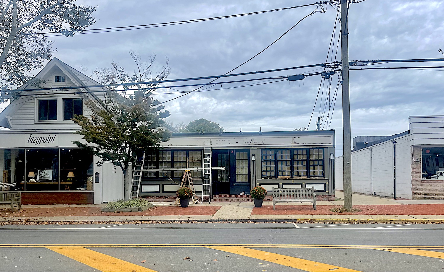 A.R.B. Rejects Black Façade for Rowdy Hall The East Hampton Star
