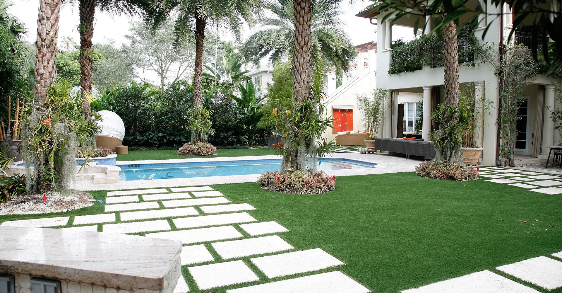 easygrass synthetic grass and synthetic turf pool area in miami