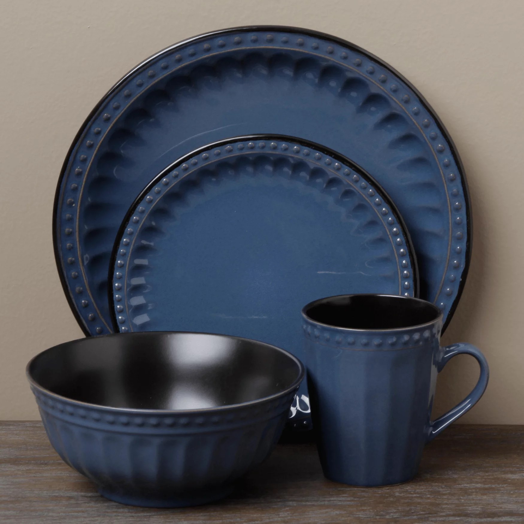 How to Clean Dinnerware Quickly