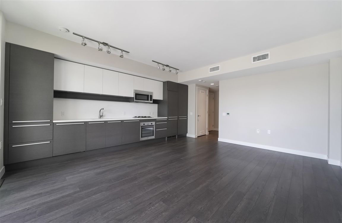 2408 2008 Rosser Avenue, Burnaby, BC EasyRent