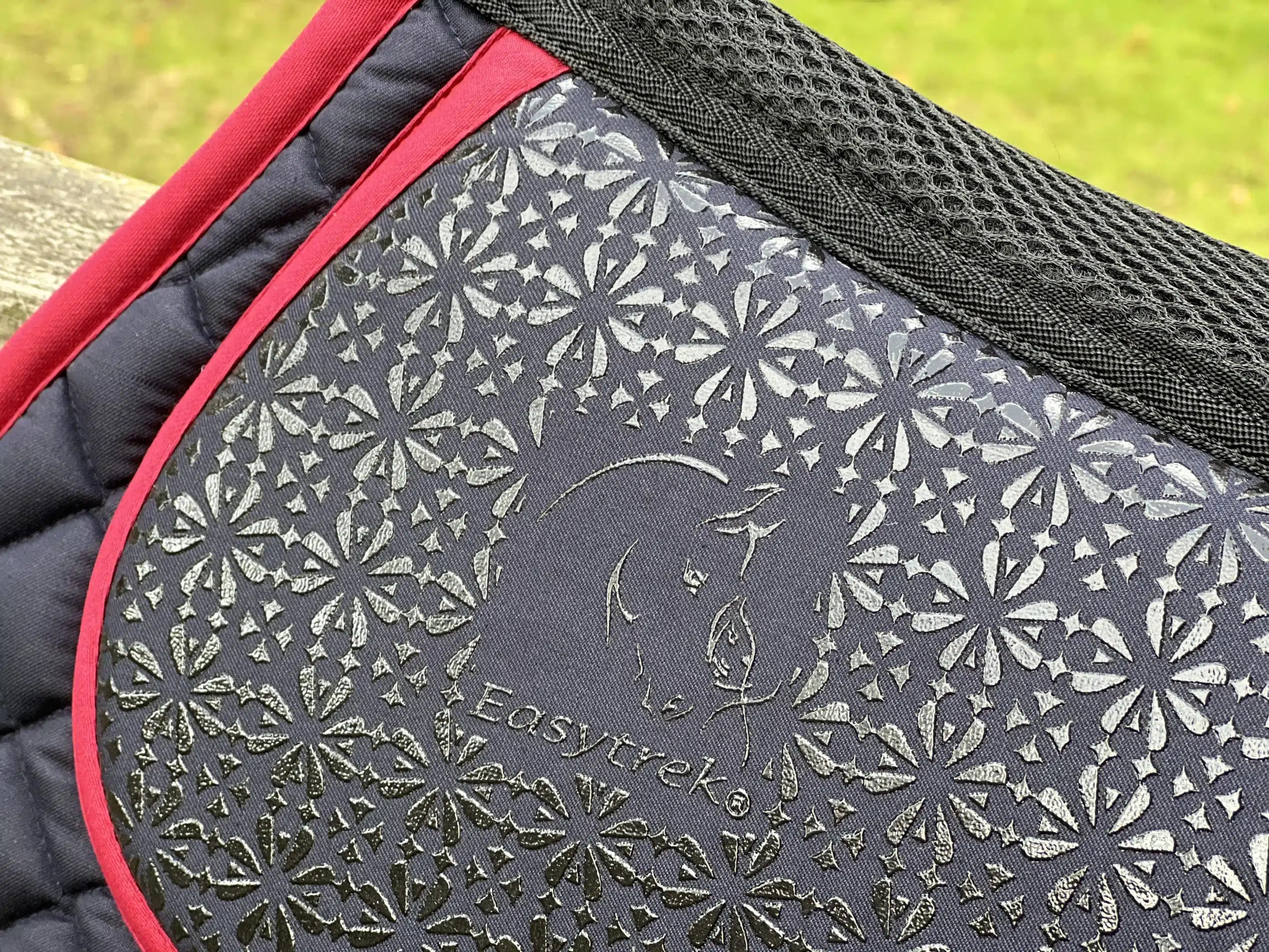 Easytrek dual sided anti slip spine relief professional saddle pad