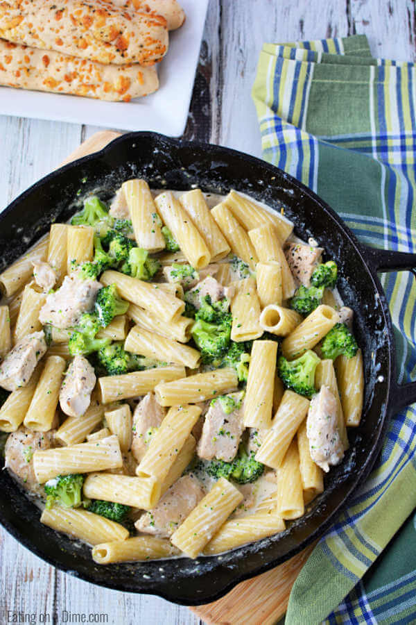 CREAMY CHICKEN ALFREDO SKILLET DINNER Easy Skillet Meal