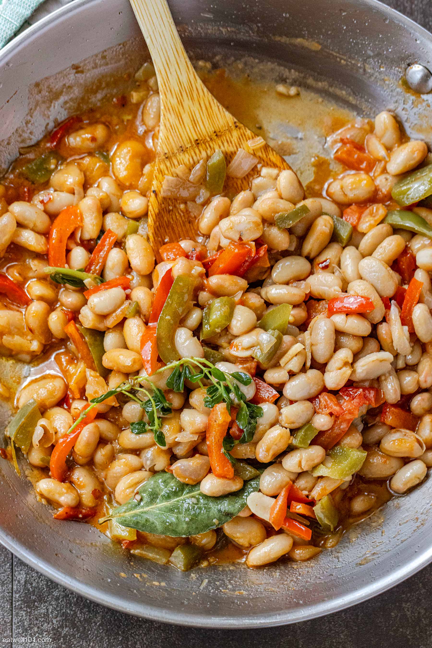 Easy White Beans Recipe Skillet White Beans Recipe — Eatwell101