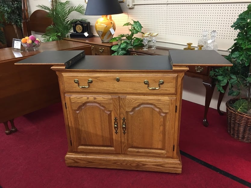 Best Price Pennsylvania House Oak Flip Top Server For Sale