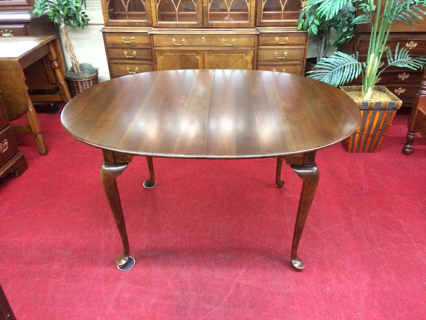Vintage Dining Room Table, Pennsylvania House Furniture What is it Worth?