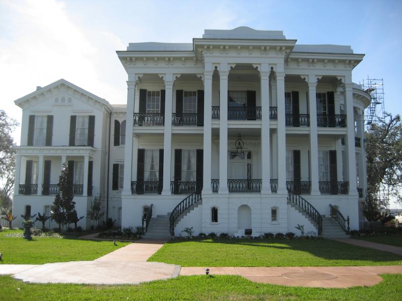 Plantations in Lousiana on the Mississippi River