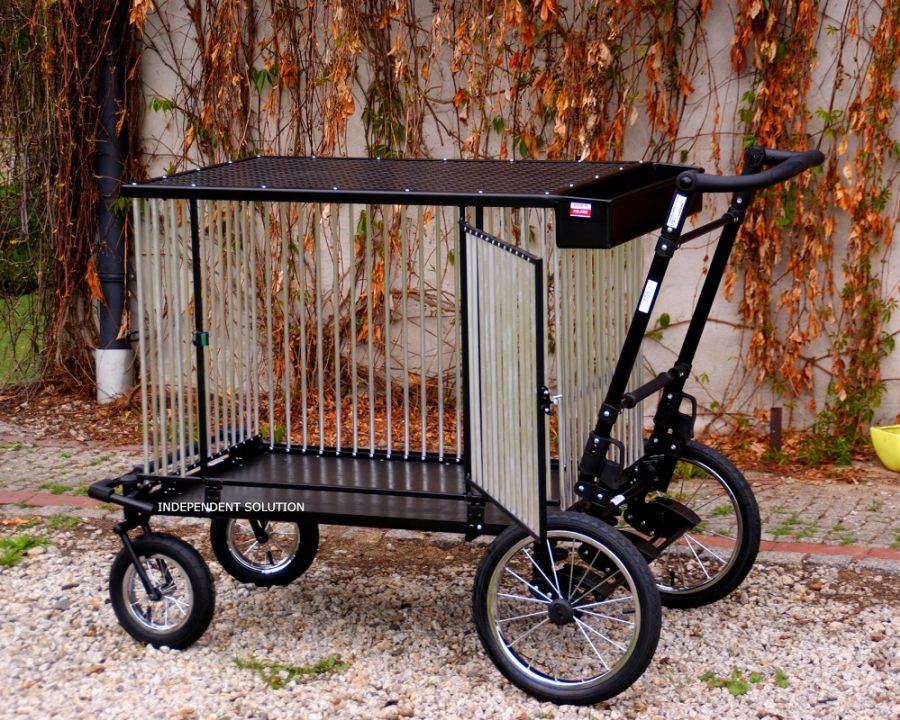 PetMobil ALUM size L 1 room Trolleys on dog show.
