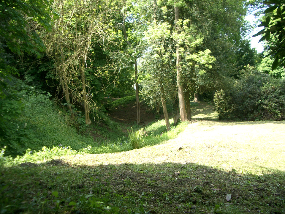 BLETCHINGLEY CASTLE