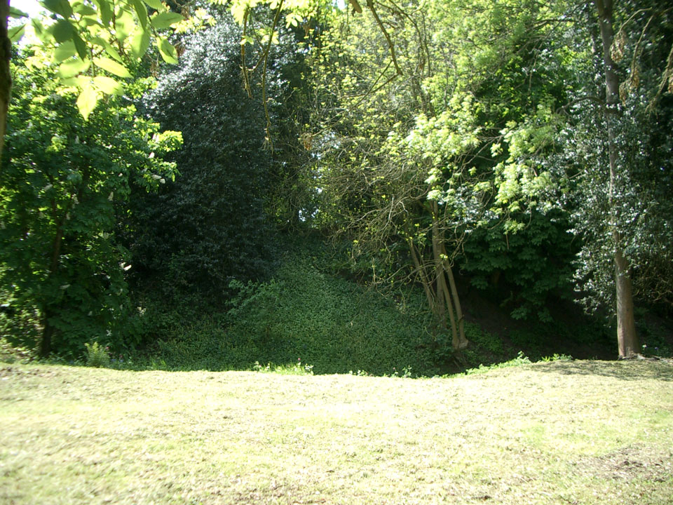 BLETCHINGLEY CASTLE