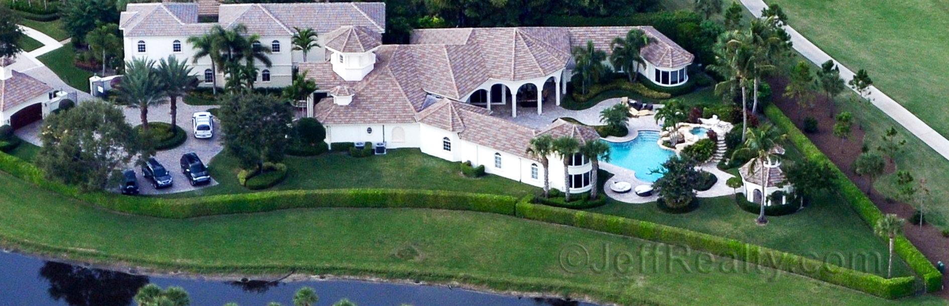 Venus & Serena Can Finally Train & Play Tennis At Home! Echo Fine