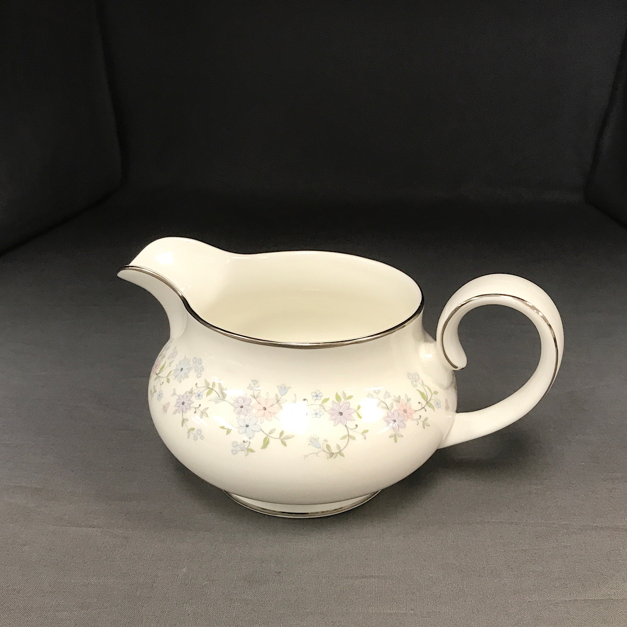 Royal Doulton Amersham Gravy Boat Echo's China