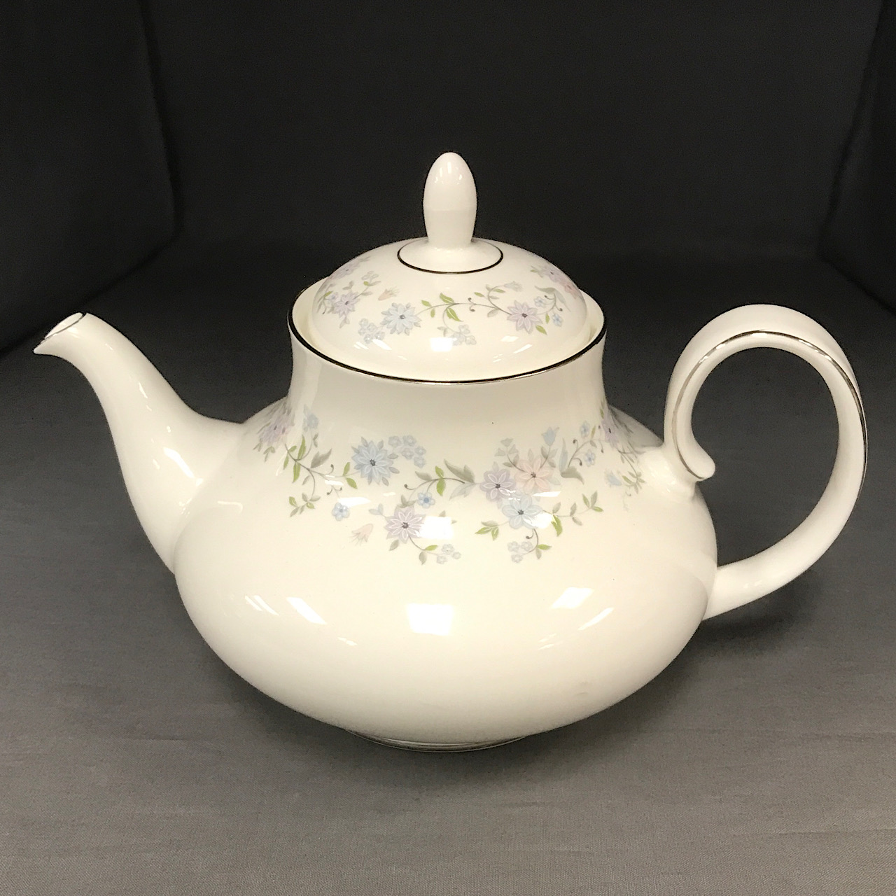 Royal Doulton Amersham Teapot Large Echo's China