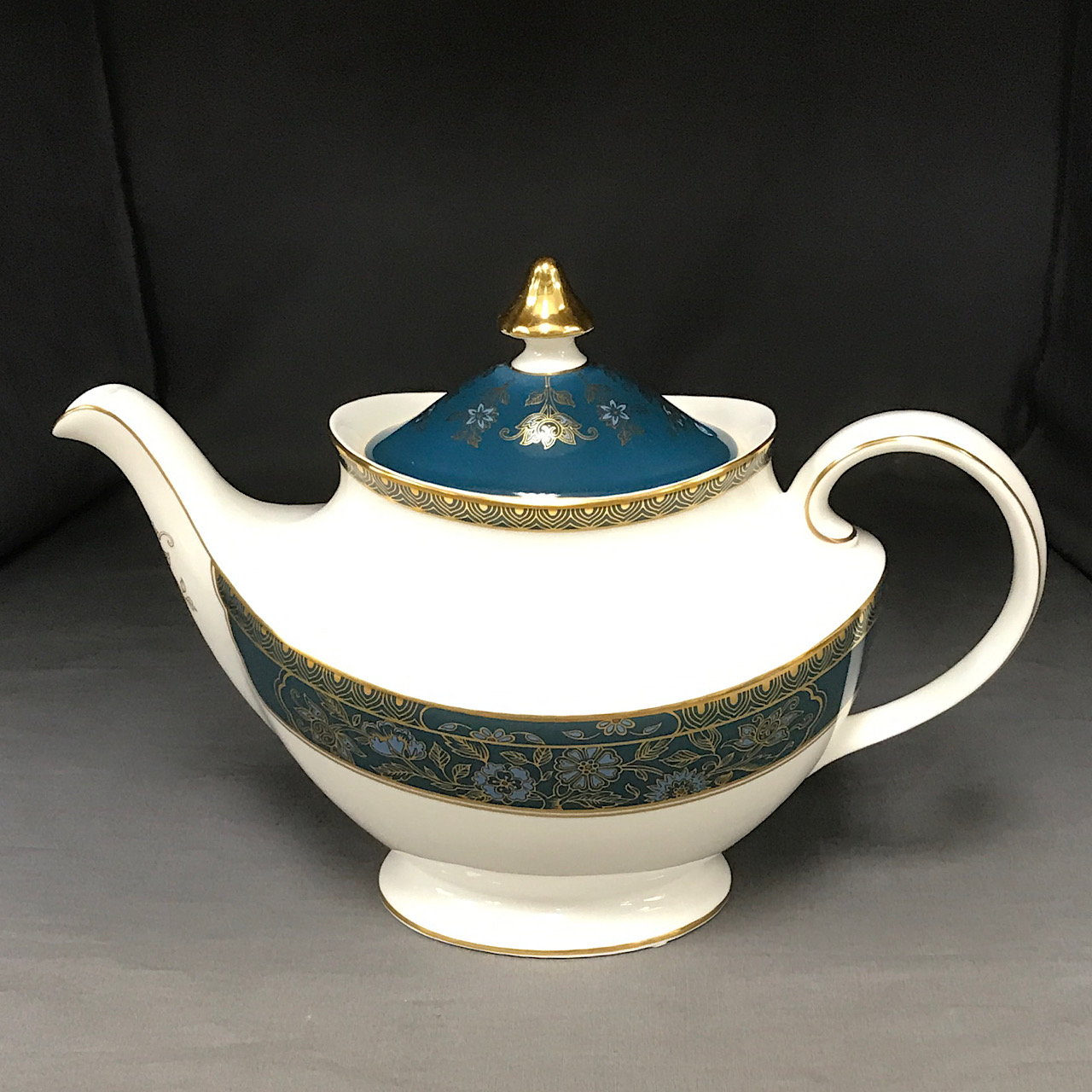 Royal Doulton Carlyle Teapot Large Echo's China