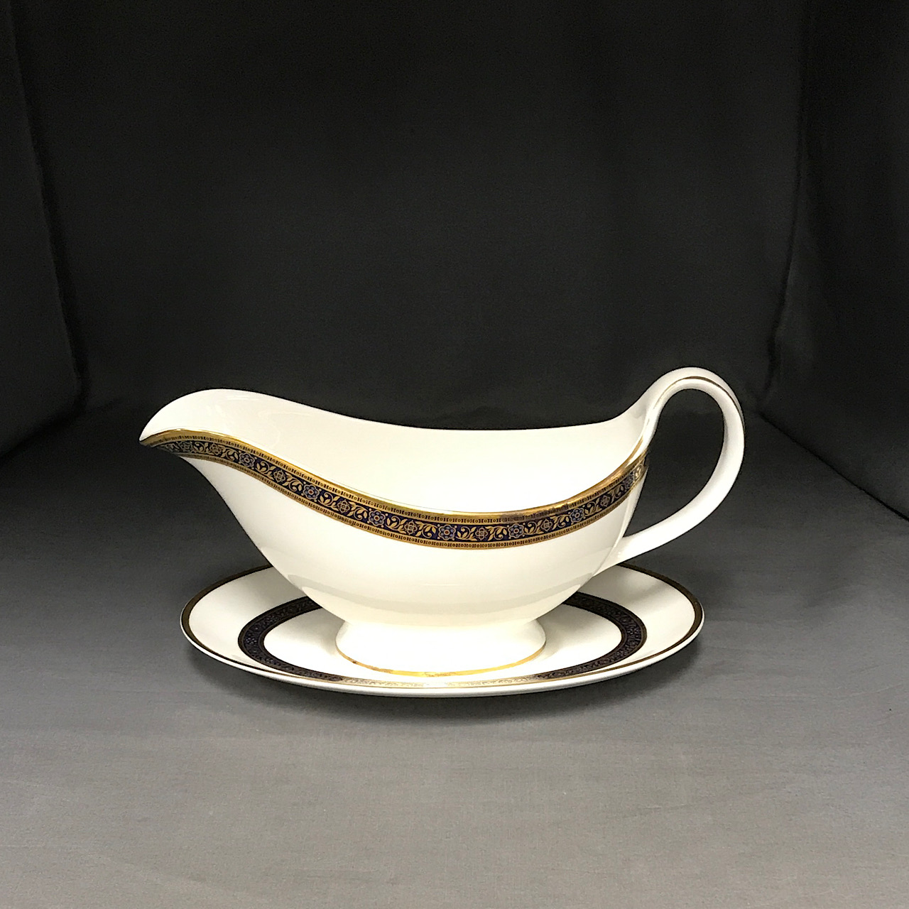 Royal Doulton Harlow Gravy Boat and Stand Echo's China