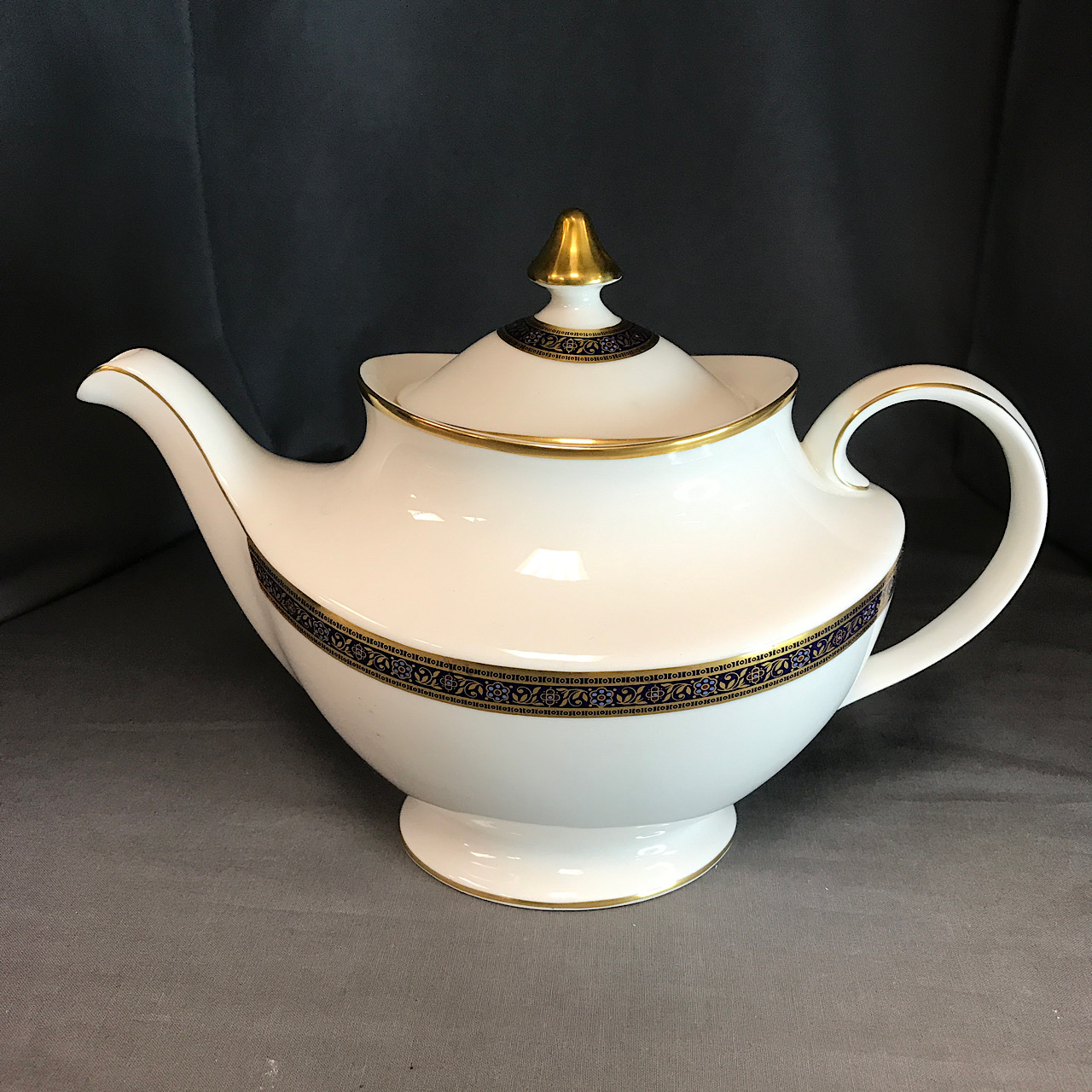 Royal Doulton Harlow Teapot Large Echo's China