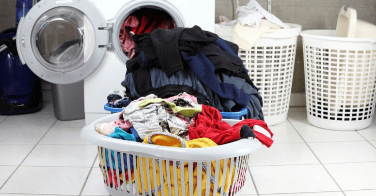 ¿Cuál es el peso de la ropa? Una guía sobre cuántas prendas caben en la