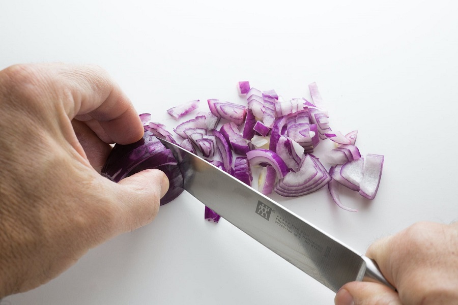 How to chop Onions without Crying Ecooe Life