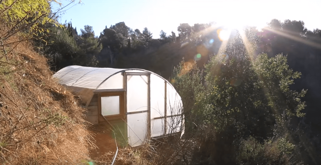 Heating A Greenhouse Using Compost & Thermal Mass Techniques… Eco