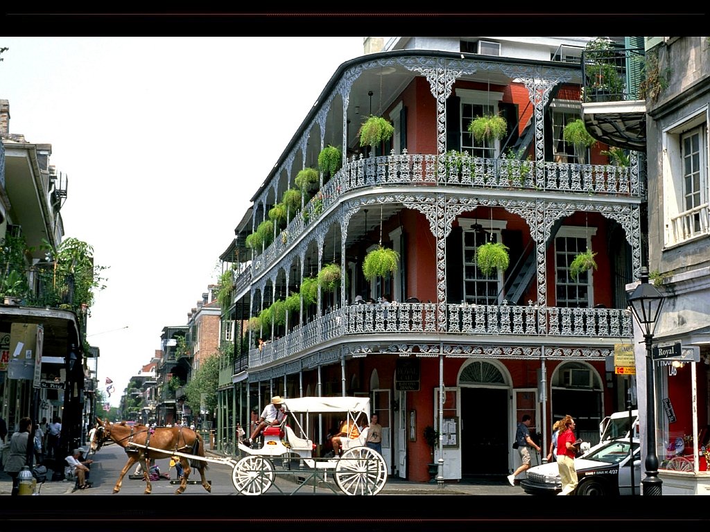 Ecran + Plus __ Le Vieux Carré Quartier Français La Nouvelle