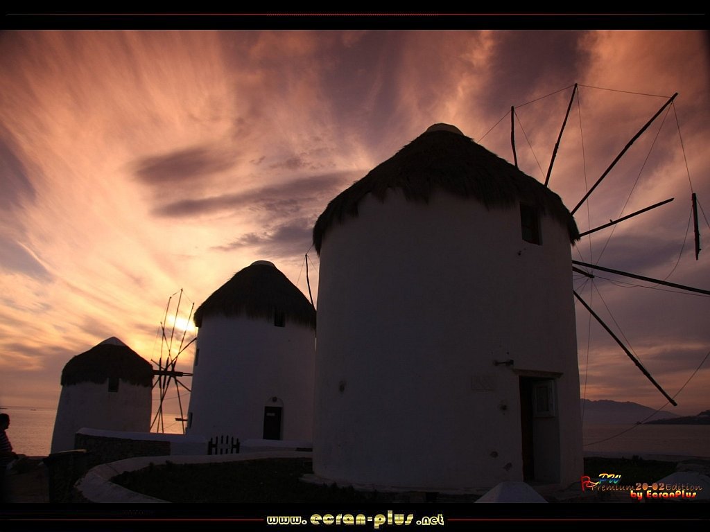 _ Ecran + Plus _ Coucher de soleil sur les moulins de