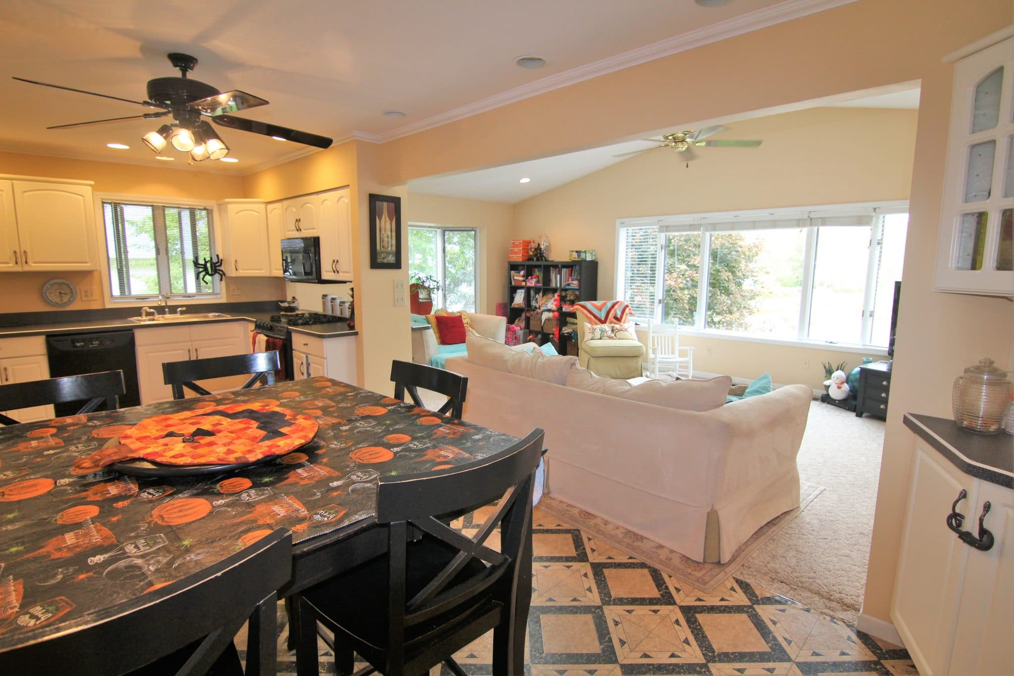 JUST LISTED on Lobdell Lake 16455 Oak Hill