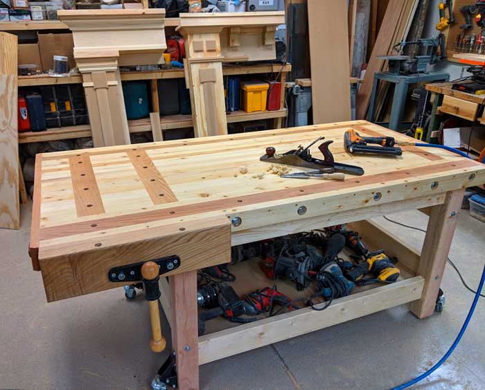 Roubo Style Workbench « EDGEWATER WOODWORK