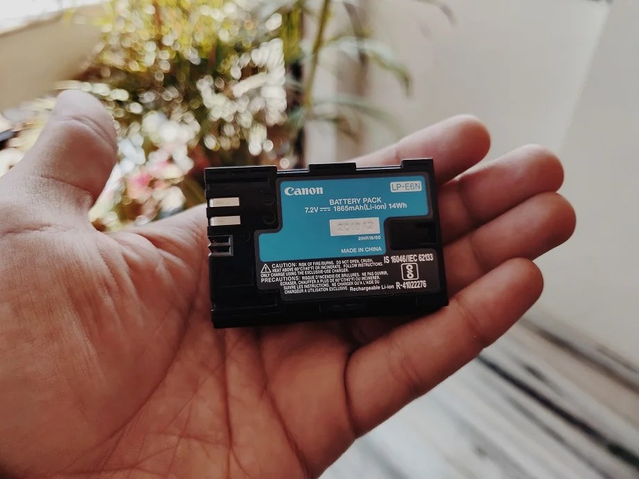 10 Things To Keep In Mind Before Buying A Used DSLR.