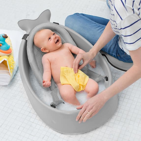 Guide to Baby Bath Tubs How to Choose & Use One Editors Top