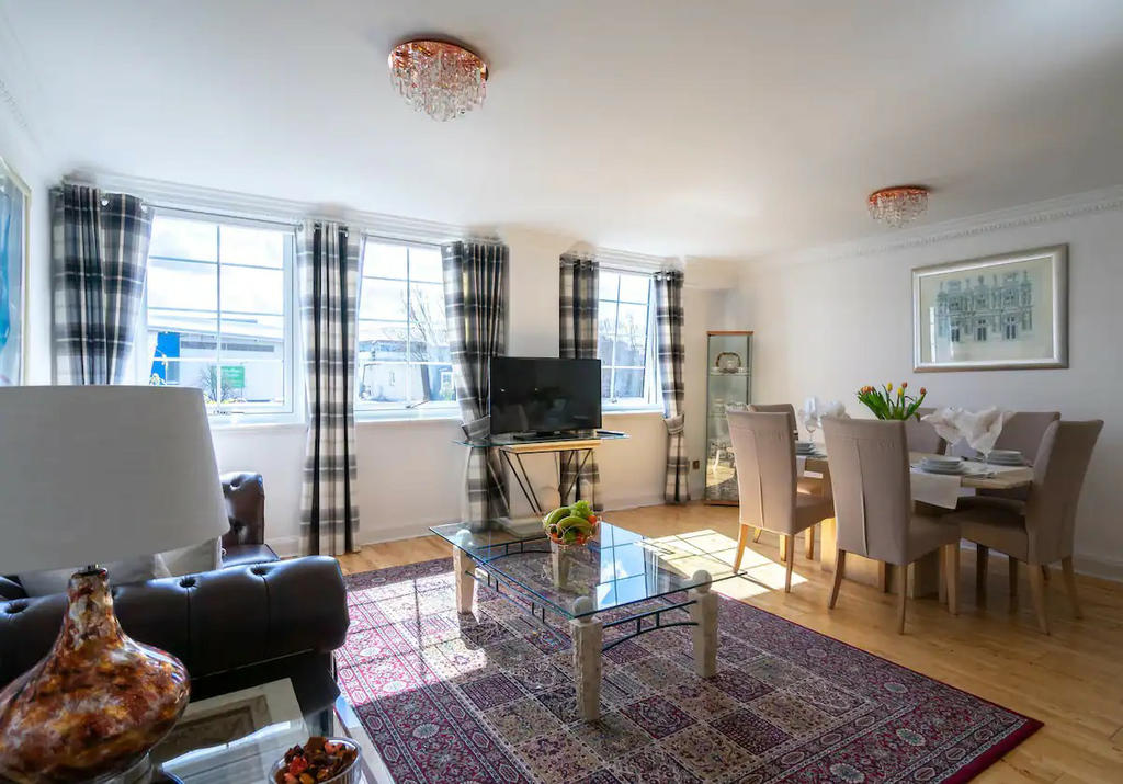 Edinburgh Apartments 51/18 James Square, West End