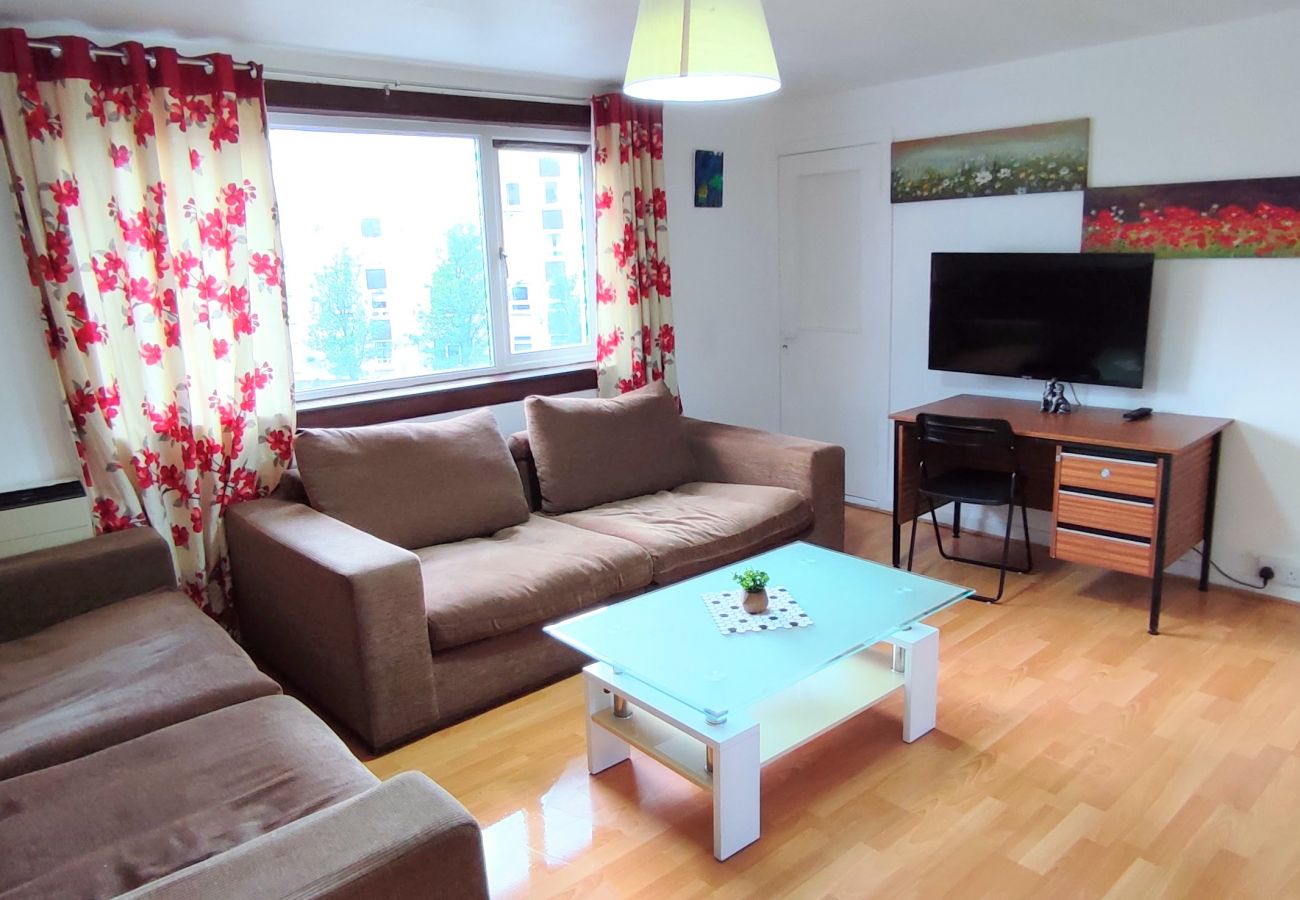 Edinburgh Apartments Lochview Court Apartment, Holyrood