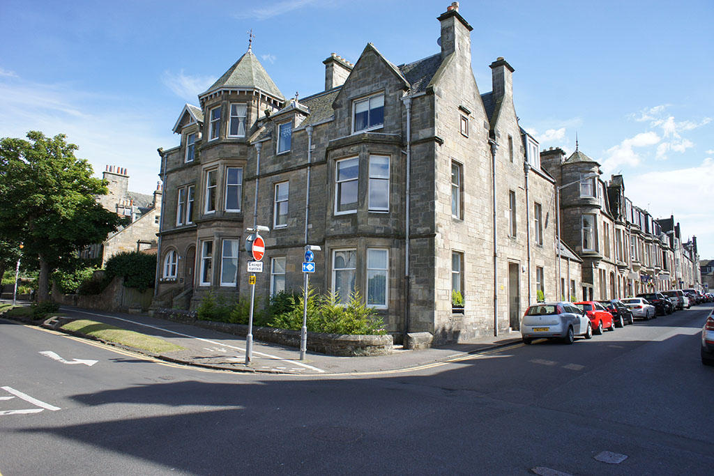 St Andrews Apartments Luxury Apartment with Views of the Sea and Links