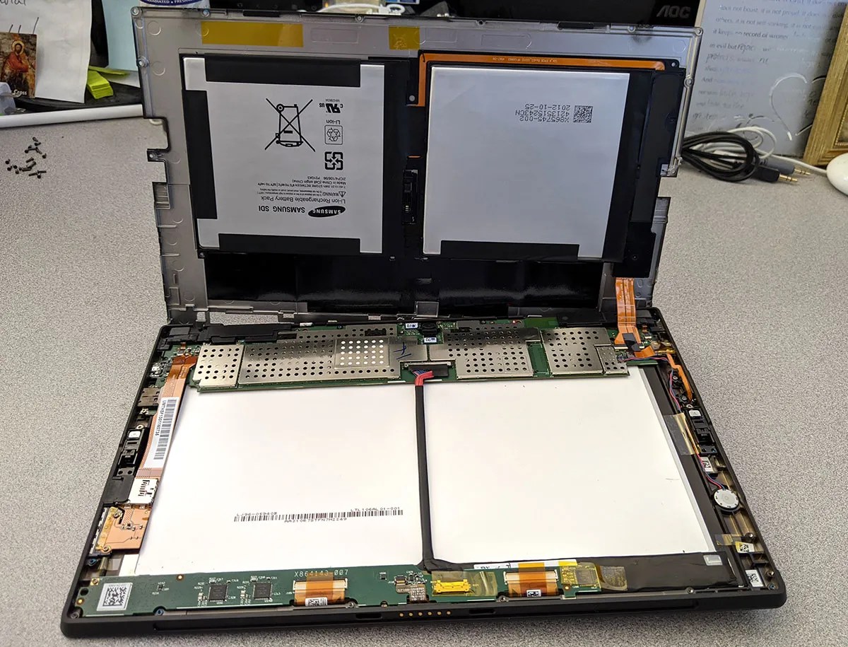 Teardown Microsoft Surface with Windows RT EDN