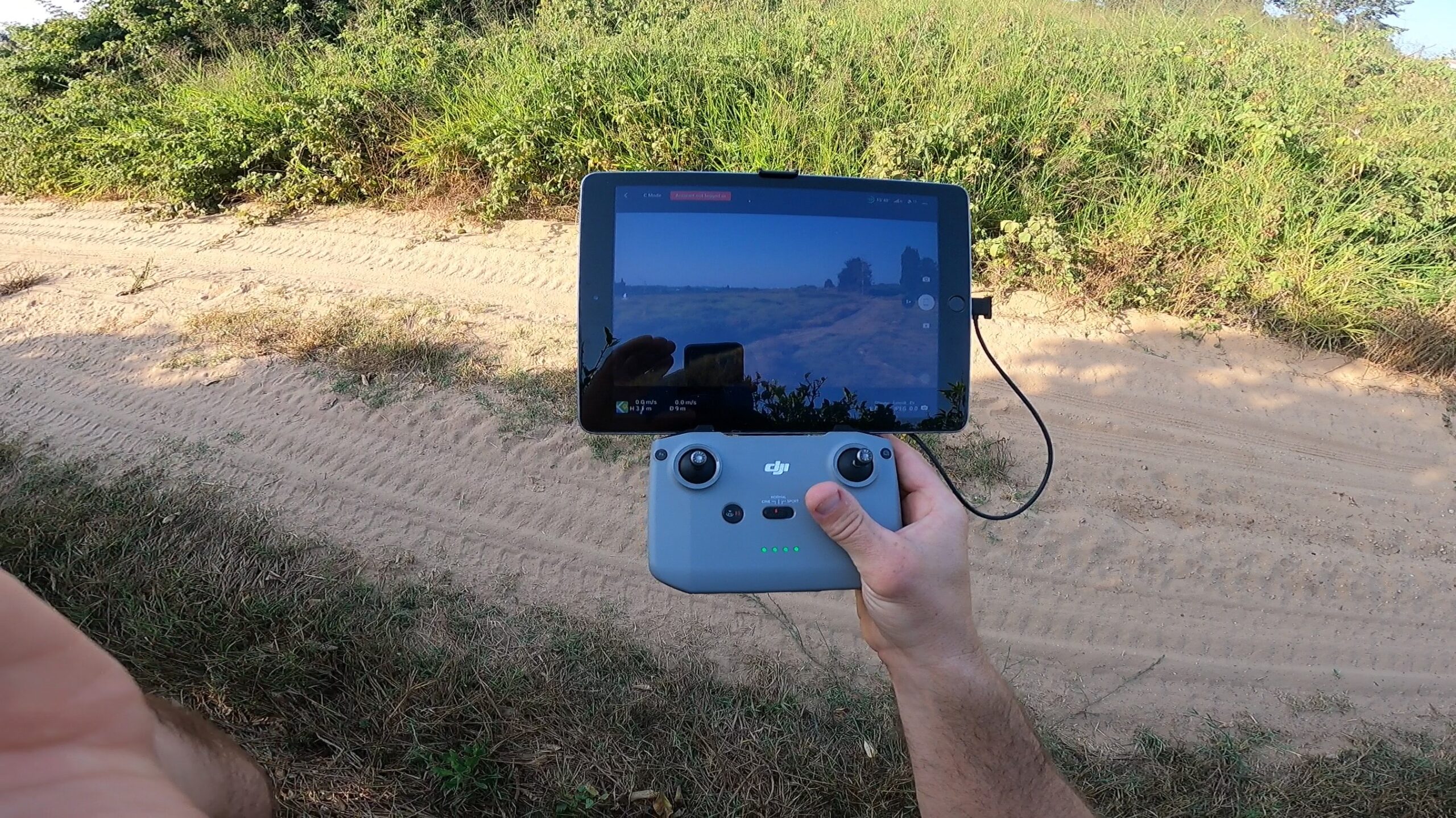 Using a Phone vs Tablet while Flying Drones eDrones.review