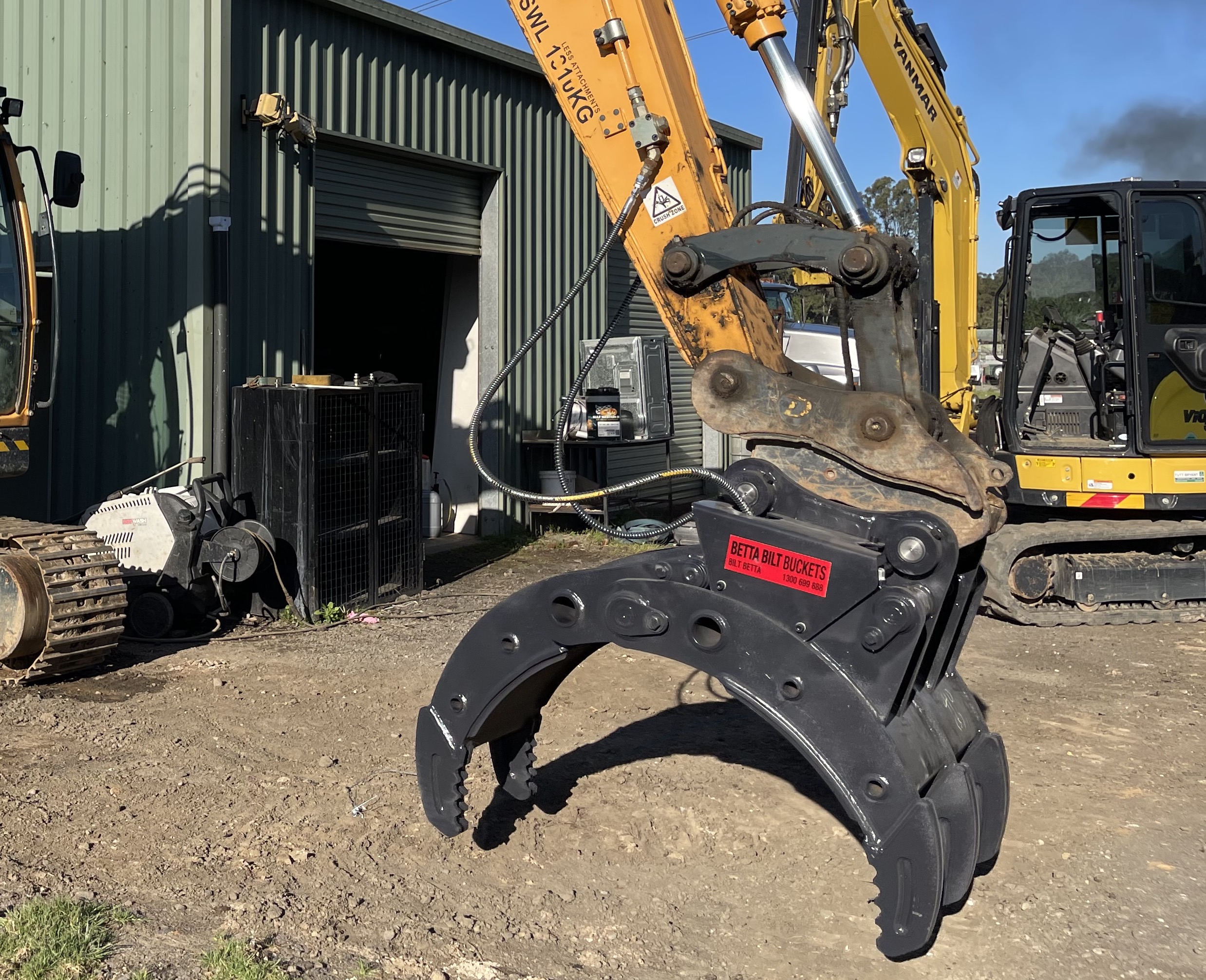 Block Grabs vs Regular Grabs Earthmoving Equipment Australia