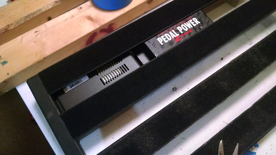 Installing 2nd Power Supply (Powertrain) into Pedaltrain PT2