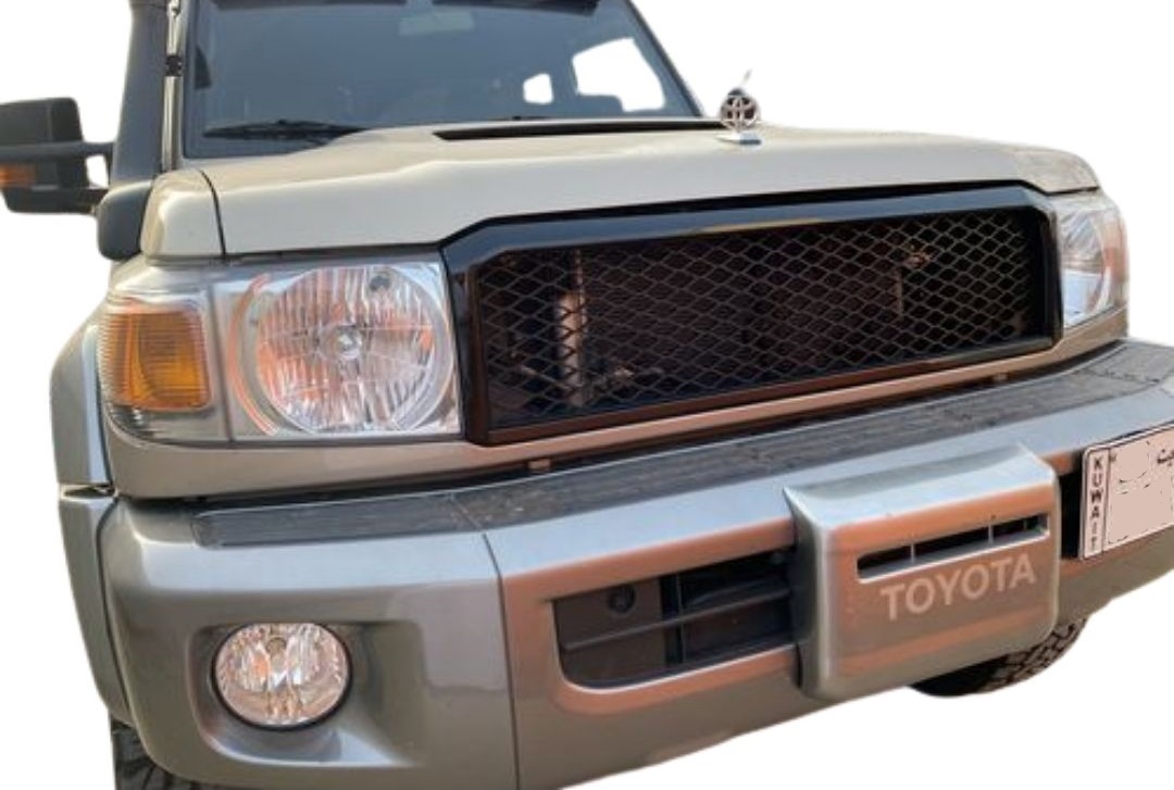 Limited Edition Anniversary Mesh Grill Toyota Land Cruiser 76, 78