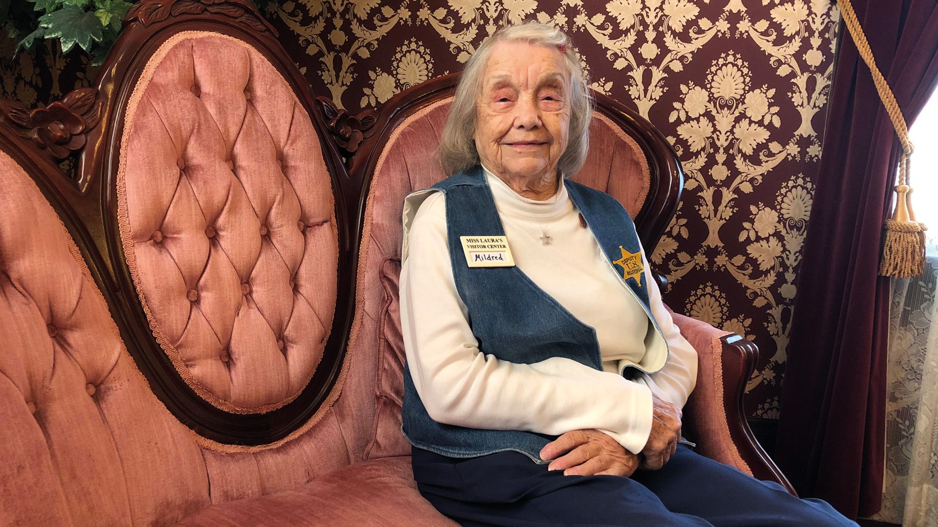 Supervolunteer Mildred Johnson is greeting our visitors eFortSmith