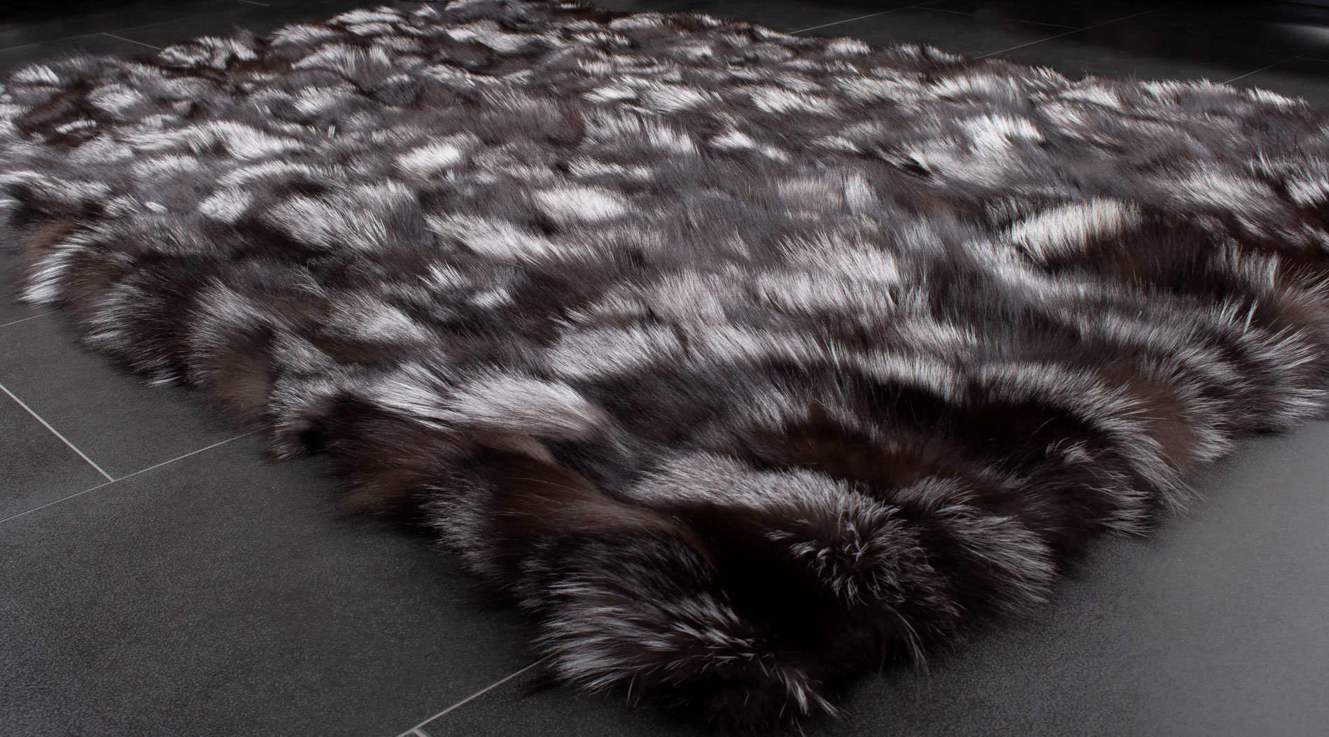 Fox fur rug in silver color Greek manufacture eFurs