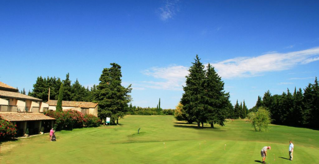 Golf club d'uzes Mas de la Place Pont des Charrettes 30700 UZES Gard