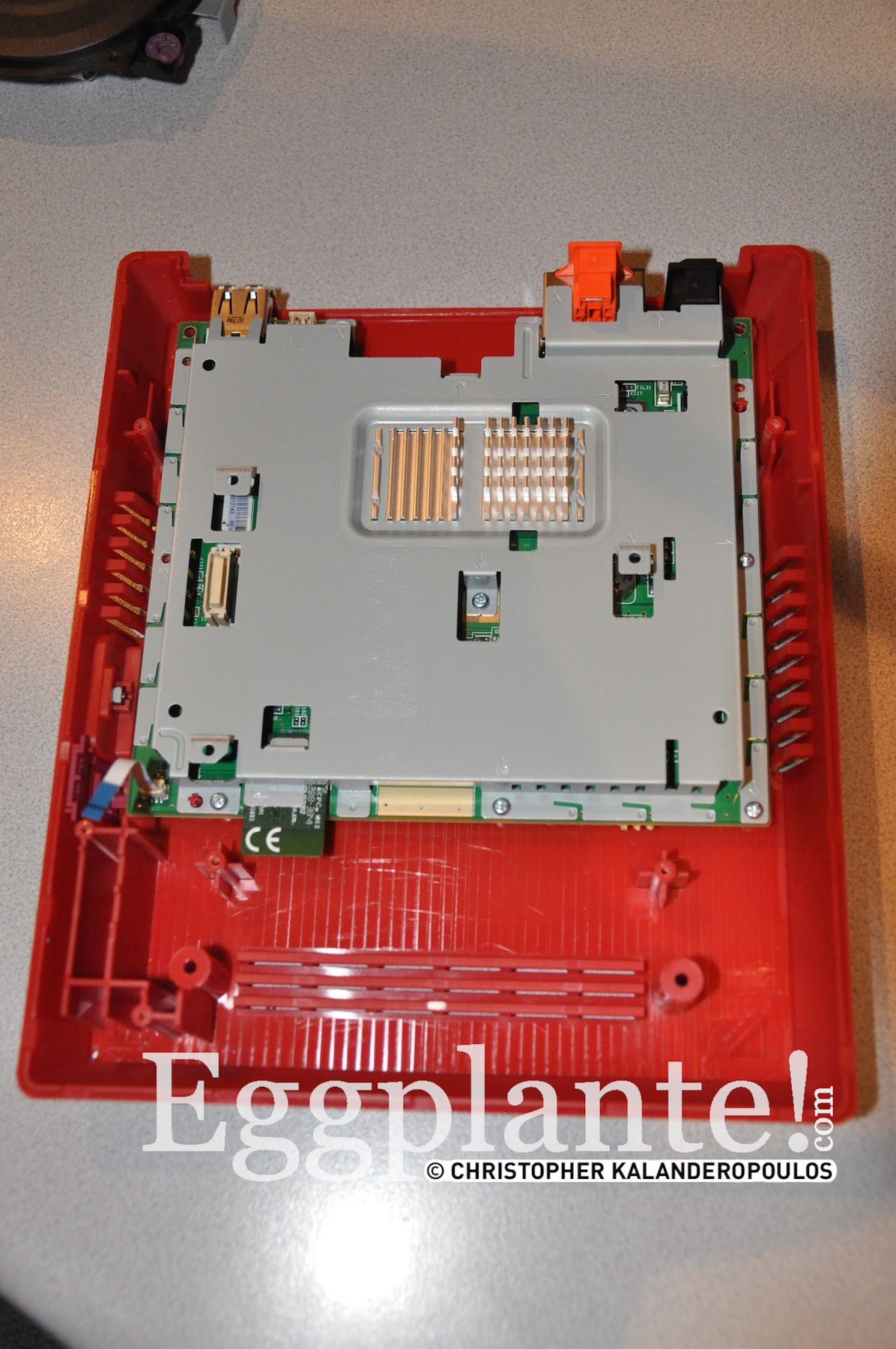 WORLD’S FIRST: Wii mini Teardown Pictures! – Eggplante!