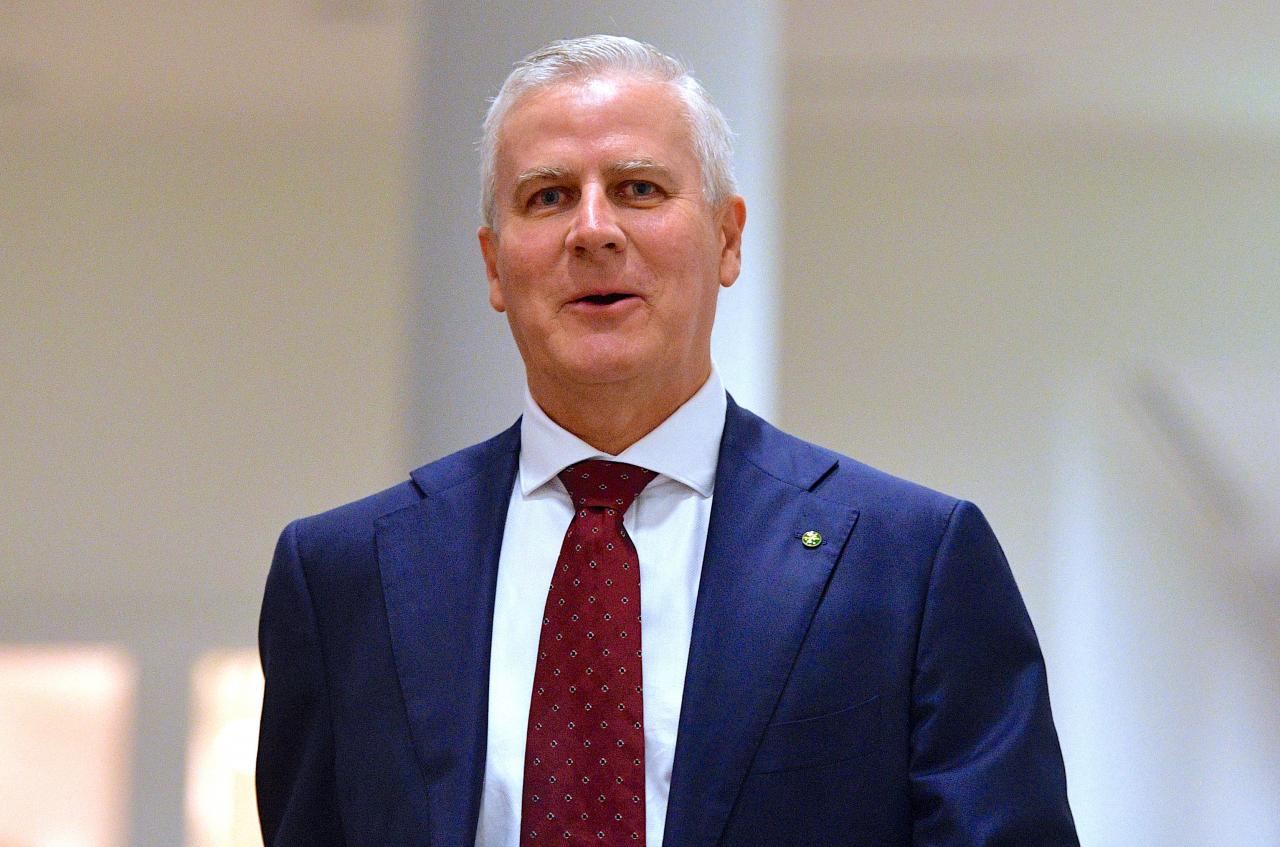 Australia Michael McCormack sworn in as deputy PM following sex