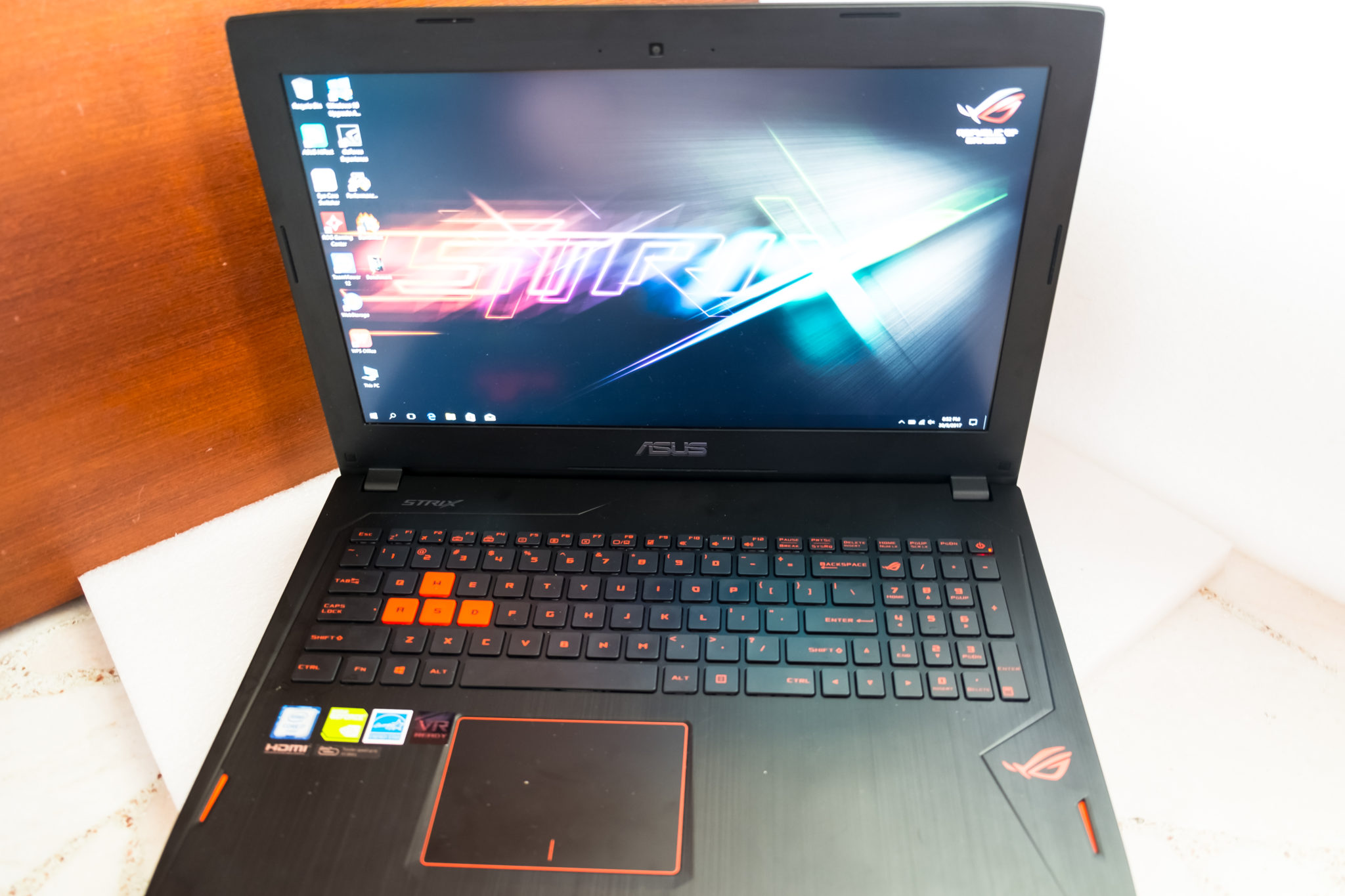 Asus T100 Solid Orange Light