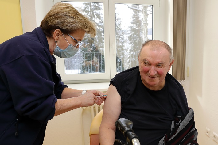 CoronaImpfungen in der EKH EKH Erzgebirgische Krankenhaus und
