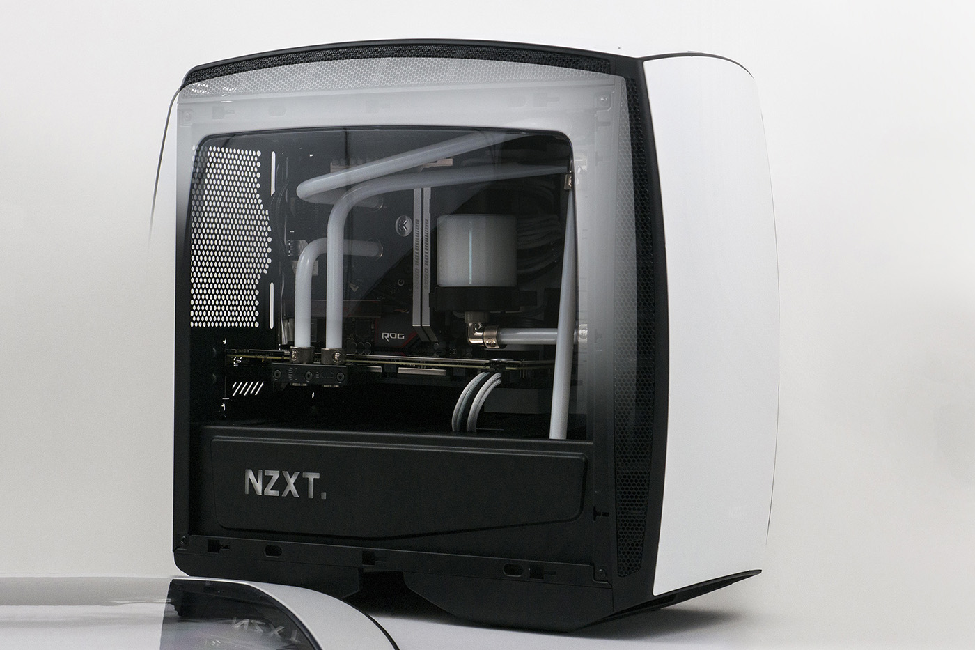 What to look for when buying a case for liquid cooling?