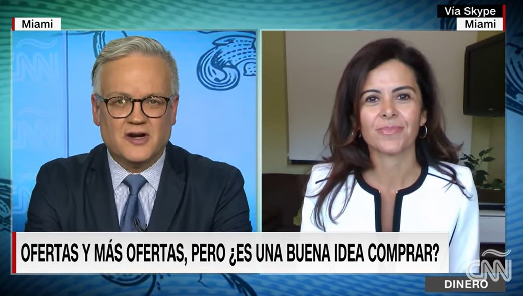 Elaine King, experta en finanzas latinas destacada en CNN y Telemundo