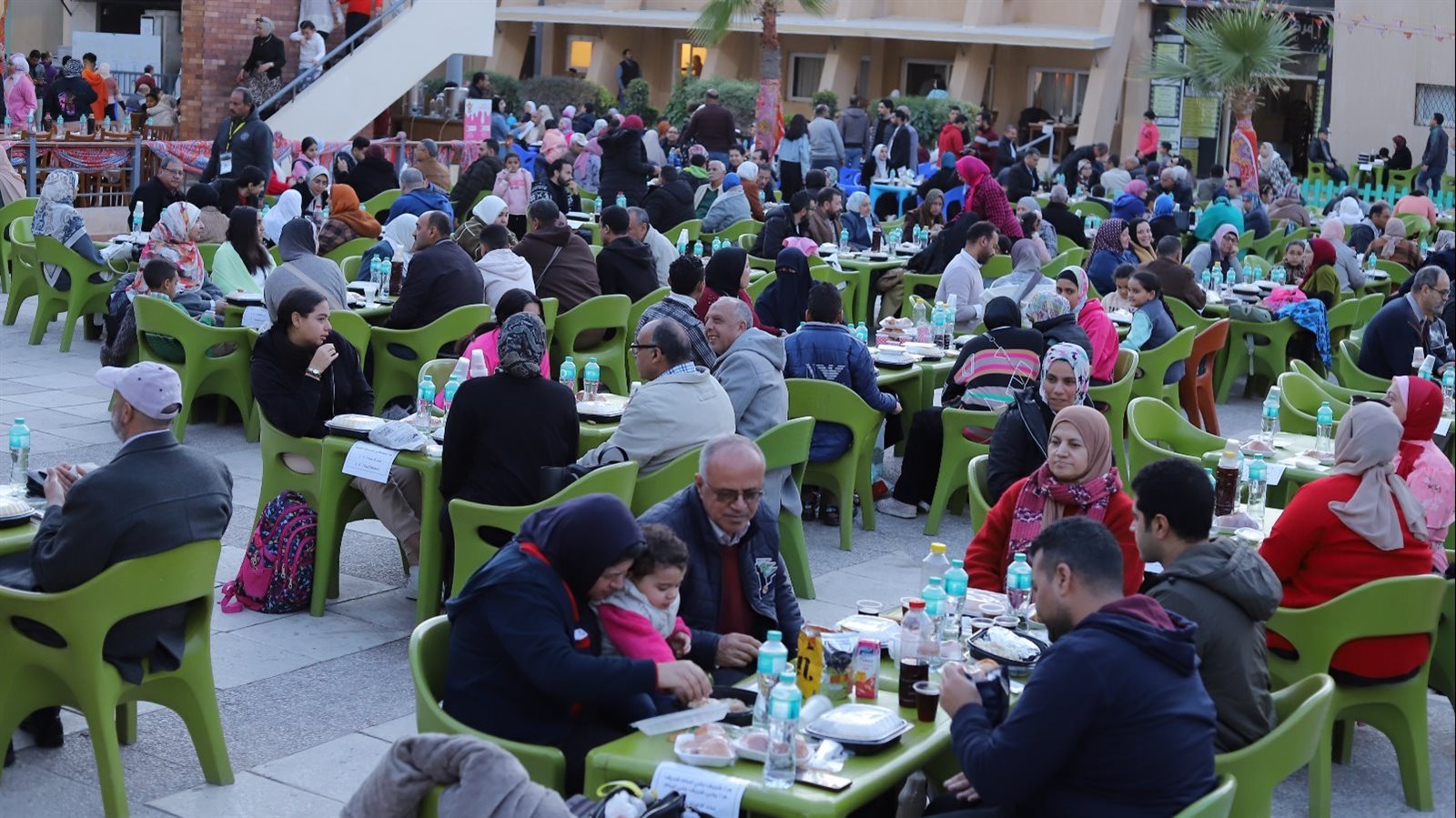 بحضور 800 مهندس.. نقابة المهندسين بالإسكندرية تنظم حفل إفطارها السنوي بحضور 800 مهندس.. نقابة المهندسين بالإسكندرية تنظم حفل إفطارها السنوي