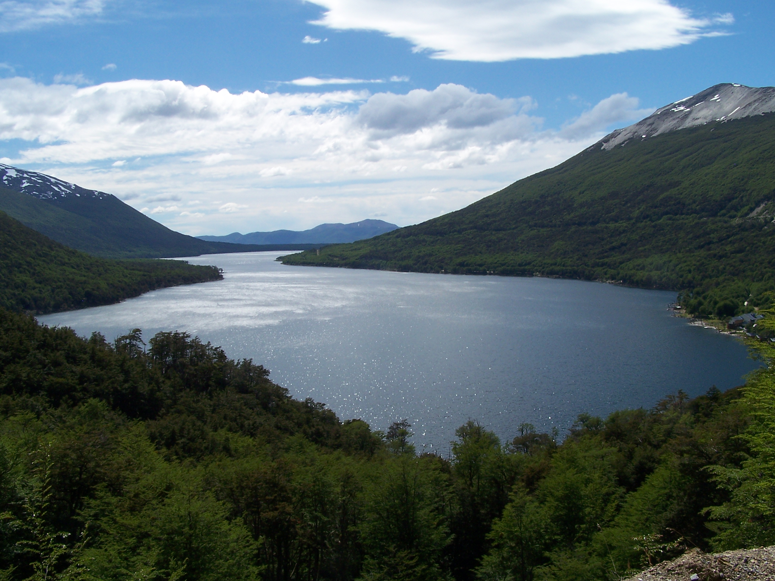 El eje Lago Escondido El Cohete a la Luna