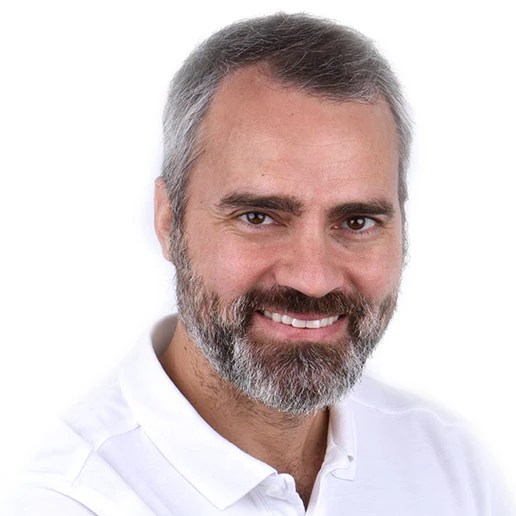 Entrevista al Dr. Óscar González, especialista en Periodoncia y