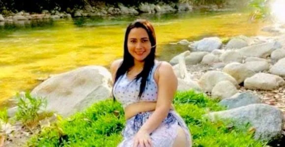 Cayó desde un cuarto piso: su madre y los vecinos acusan a la pareja